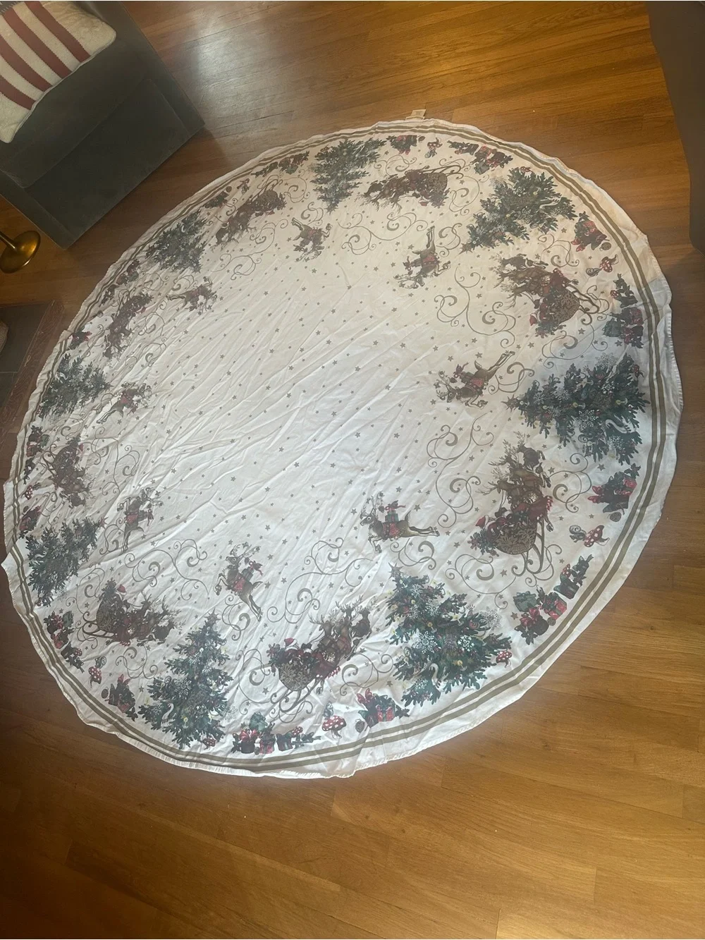 Williams Sonoma round williams